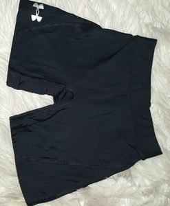 💜 4/$20 Xs under armour shorts
